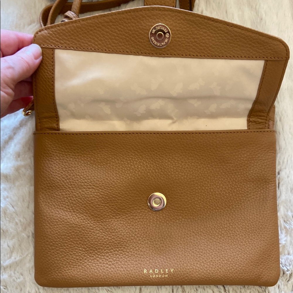 RADLEY LONDON Foresters Drive Small Caramel Crossbody Bag with Flap Closure - Picture 6 of 12